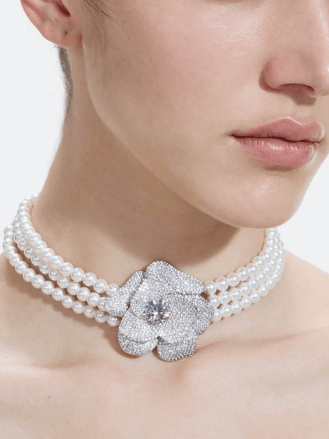 Crystal Flower Pearl Chocker by Self Portrait - Rental Hong Kong